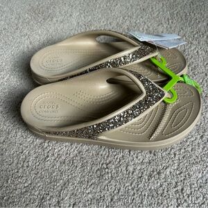 New Crocs Sloane Glitter Flip Flop Sandals Wedge Tan Beige Brown Women’s Size 6